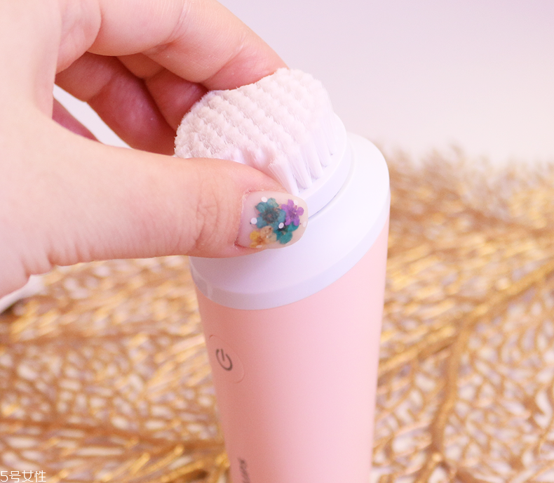 飛利浦潔面儀能卸妝嗎？飛利浦迷你潔面儀清潔力測試