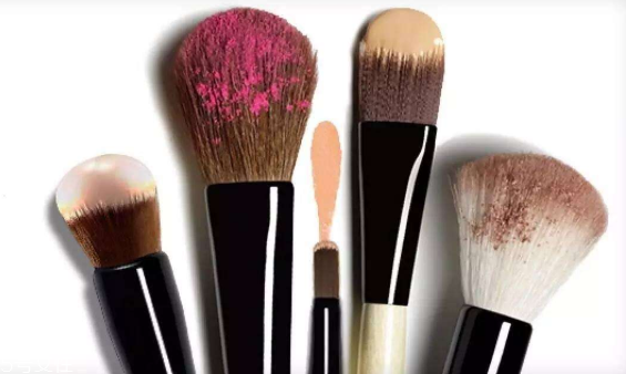 洗臉皂可以洗化妝刷嗎？洗臉皂清洗化妝刷的方法