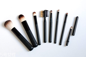 化妝刷清潔劑怎么用？化妝刷清潔劑怎么洗美妝蛋？