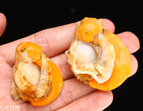 扇貝肉哪里不能吃？扇貝的月牙紅可以吃嗎？