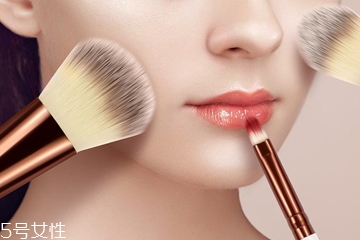 化妝刷能用橄欖油洗嗎？橄欖油怎么把化妝刷洗干凈？