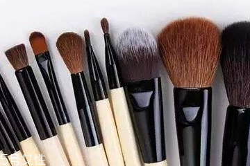 化妝刷能用散粉洗嗎？散粉怎么清理化妝刷？