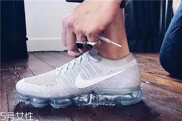 氣墊鞋發(fā)黃怎么清洗？氣墊鞋變黃了清洗辦法