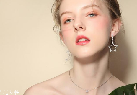 2022年流行什么款式的耳環(huán)？2022耳環(huán)流行趨勢(shì)
