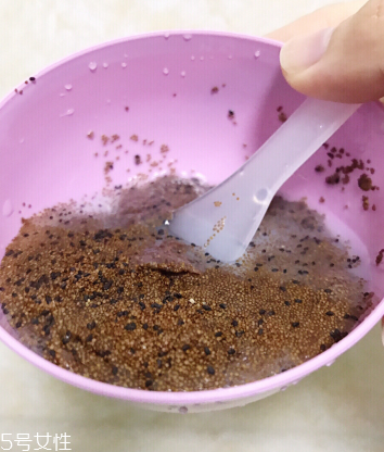 海藻面膜要洗嗎？海藻面膜敷完要洗臉嗎？