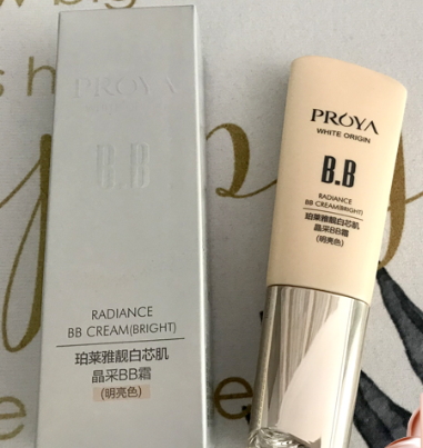 珀萊雅適合油性肌膚嗎？