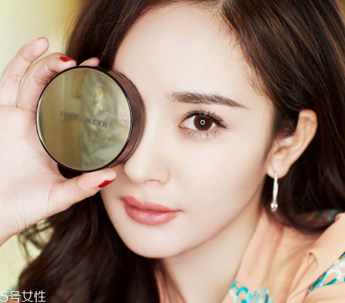 雅詩蘭黛紅石榴氣墊cc代言人是誰？雅詩蘭黛氣墊哪款好用？