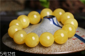 怎么鑒別蜜蠟手串真假？蜜蠟手串真假怎么看？