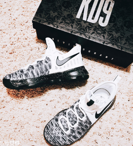 籃球鞋可以踢足球嗎？籃球鞋踢足球穿好嗎？