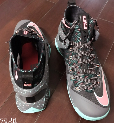 籃球鞋可以踢足球嗎？籃球鞋踢足球穿好嗎？