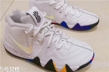 籃球鞋可以踢足球嗎？籃球鞋踢足球穿好嗎？