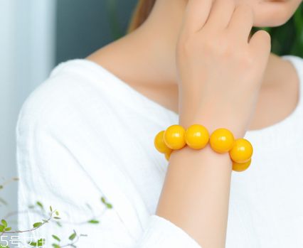 蜜蠟手串適合什么人帶？蜜蠟手串適合人群