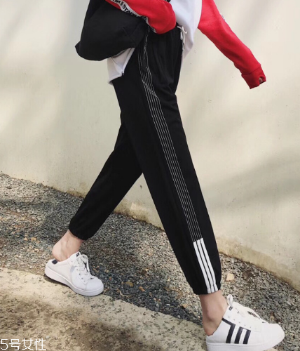 褲子可以用鹽水泡嗎？褲子用鹽水泡會(huì)怎樣？