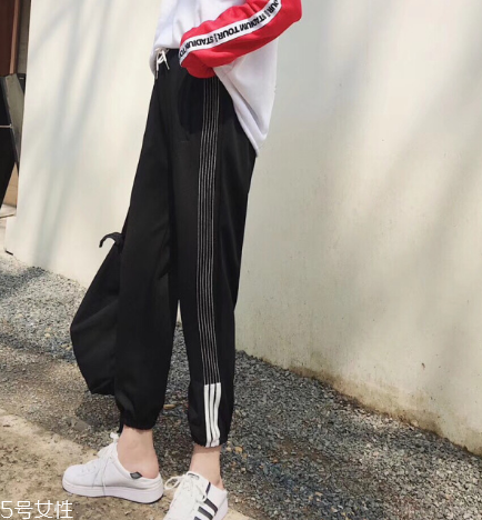 褲子可以用鹽水泡嗎？褲子用鹽水泡會(huì)怎樣？