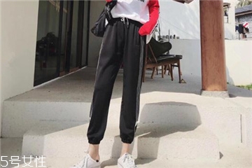 褲子可以用鹽水泡嗎？褲子用鹽水泡會(huì)怎樣？