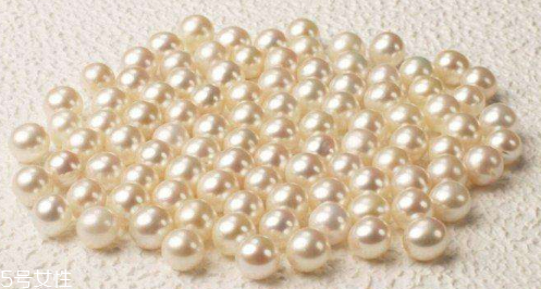 珍珠粉能敷在眼周嗎？珍珠粉敷在眼周的功效