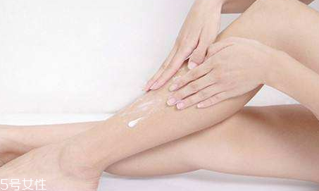 洗澡后身體乳什么時(shí)間涂？身體乳涂晚了會(huì)怎樣？