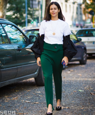 褲子褪色了怎么恢復(fù)？褲子掉色處理辦法