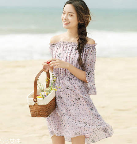 荷葉邊連衣裙怎么搭配？荷葉邊連衣裙搭配圖片