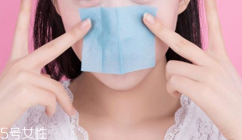 吸油紙會吸走防曬霜嗎？吸油紙會將水分帶走嗎？