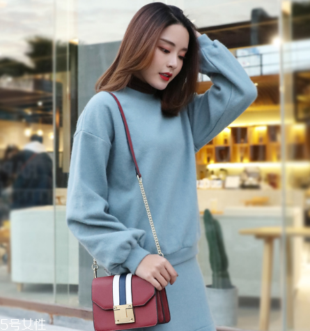 20歲女生背什么包？20多歲女生適合什么包包？