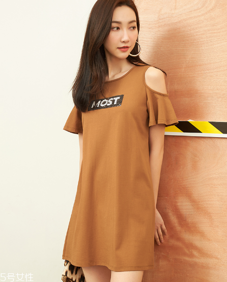 露肩連衣裙怎么搭配？露肩連衣裙搭配圖片