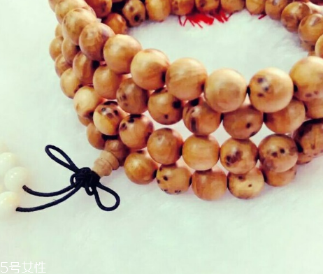 崖柏手串女人能帶嗎？崖柏手串適合女生戴嗎？