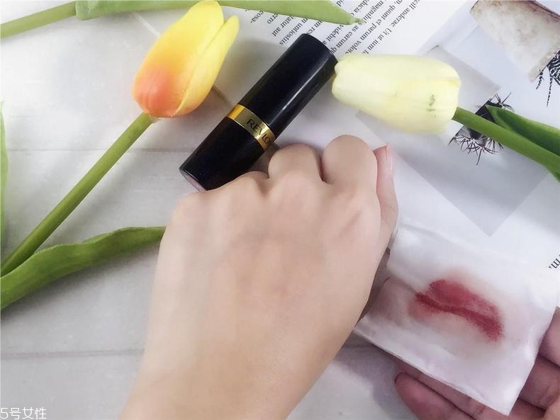 露華濃525是什么色？露華濃525適合黃皮嗎？