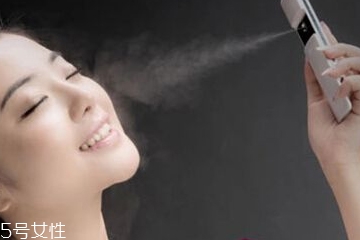 補水噴霧怎么定妝不花妝？補水噴霧的隱藏功能介紹