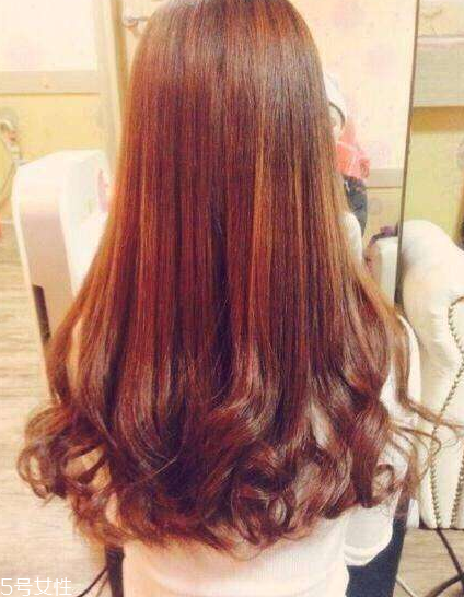 燙發(fā)后怎么打理卷發(fā)？剛燙的卷發(fā)如何打理？