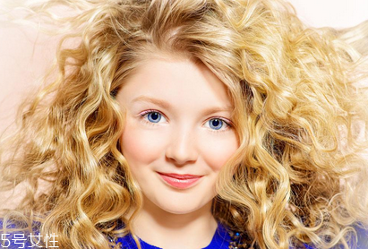 燙發(fā)后脫發(fā)怎么辦？燙發(fā)后脫發(fā)會(huì)恢復(fù)么？