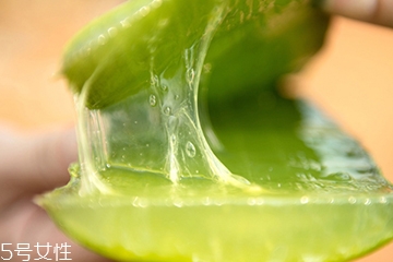 蘆薈水可以當爽膚水用嗎？