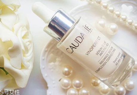 天生黑皮膚能變白嗎？天生黑皮膚用美白產(chǎn)品有效嗎？