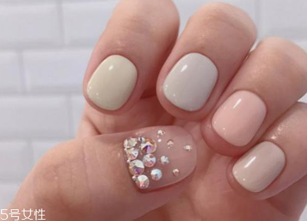 2018海邊度假美甲圖片 度假風(fēng)美甲讓心情美到冒泡 2018海邊度假美甲圖片 度假風(fēng)美甲讓心情美到冒泡