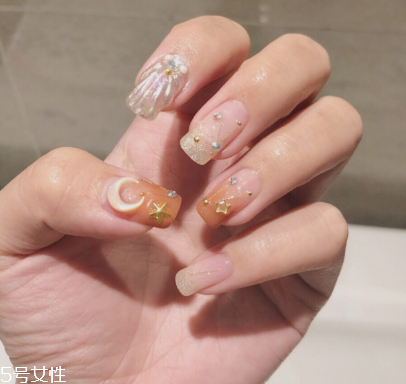 2022夏季最新美甲圖片 ins美甲讓你輕松降溫5度 2022夏季最新美甲圖片 ins美甲讓你輕松降溫5度