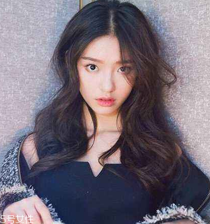 燙發(fā)能拉直嗎？燙發(fā)變直的方法