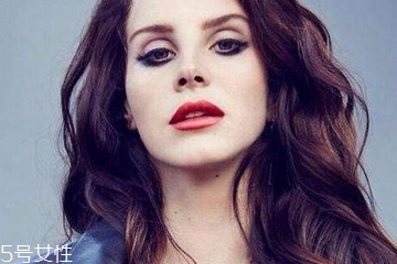 燙發(fā)能用護(hù)發(fā)素嗎？關(guān)于燙發(fā)的打理