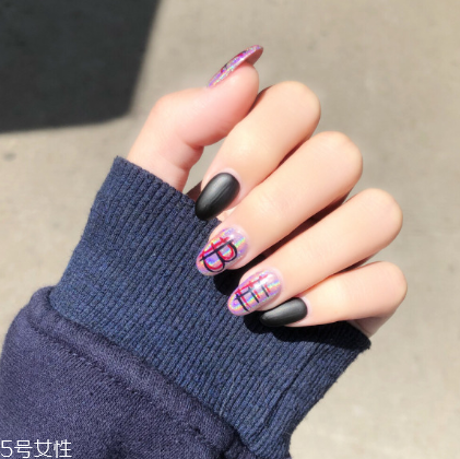 個(gè)性美甲圖片2018 讓人過目難忘的瀟灑酷帥美甲
