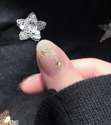 個(gè)性美甲圖片2018 讓人過目難忘的瀟灑酷帥美甲