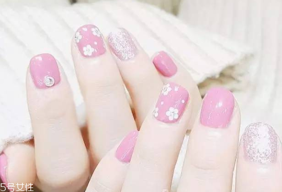 個(gè)性美甲圖片2018 讓人過目難忘的瀟灑酷帥美甲