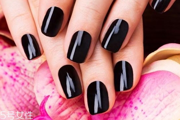 個(gè)性美甲圖片2018 讓人過目難忘的瀟灑酷帥美甲