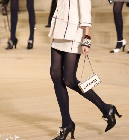 chanel集裝箱尺寸多大？香奈兒集裝箱包包尺寸詳情