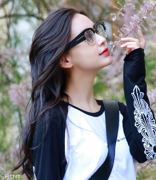 燙發(fā)有味道怎么去除？燙發(fā)味道消除大法