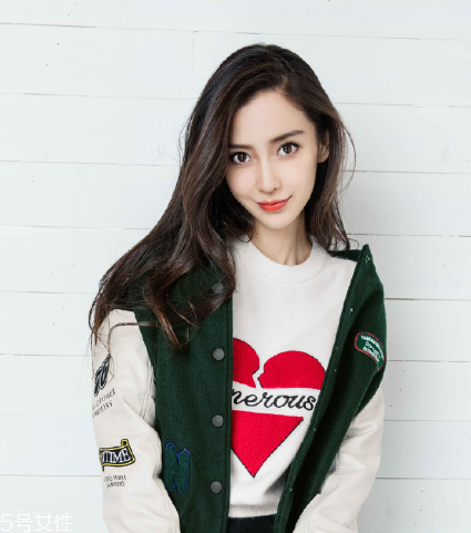 燙發(fā)顯老氣嗎？教你如何燙發(fā)不顯老