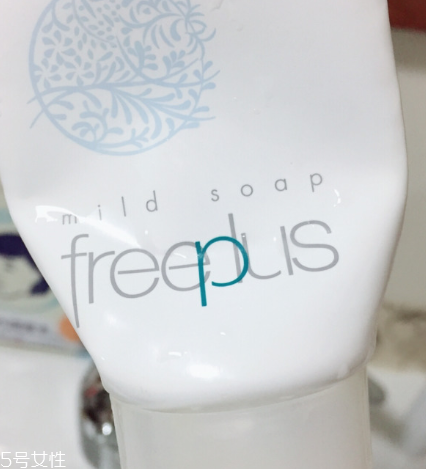 vidivici和芙麗芳絲哪個好？vidivici和芙麗芳絲洗面奶比較