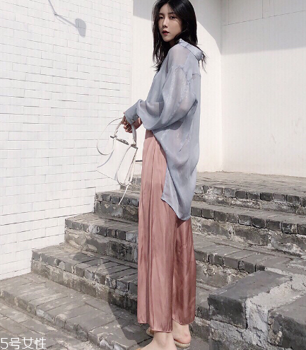 褲子在衣柜中怎樣收納？助你變身收納達(dá)人