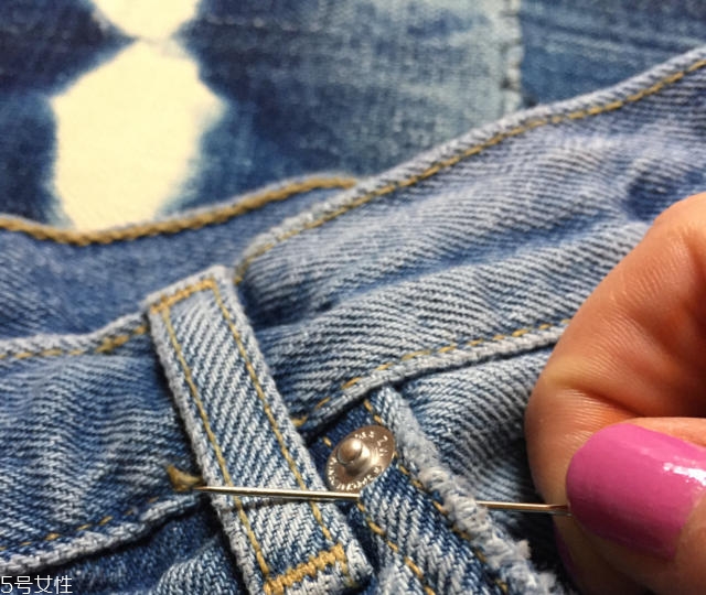 舊牛仔褲怎么改好看？只需幾步立馬變身時尚褲子