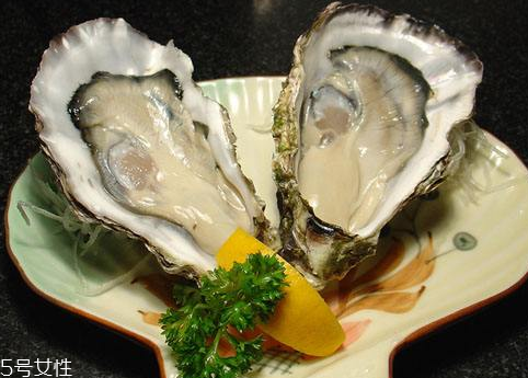 生蠔沒熟吃了會怎么樣？沒熟的生蠔吃了有什么后果