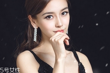 染發(fā)是干發(fā)還是濕發(fā)？關(guān)于染發(fā)的小問(wèn)題