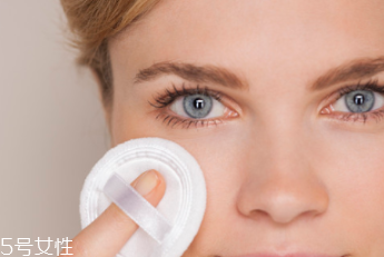 下眼影怎么畫顯眼睛大？眼睛變大2倍的下眼影畫法